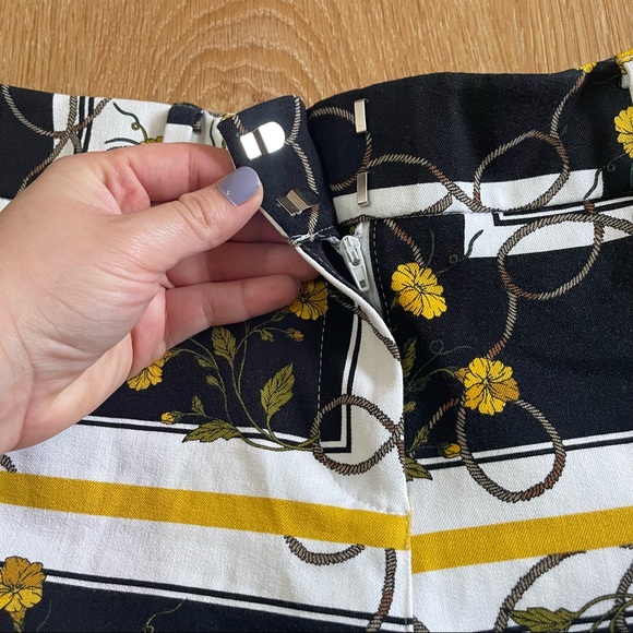 New York & Co 7th Avenue Floral Stretch Audrey Slim Leg Ankle Pants - Picture 8 of 11